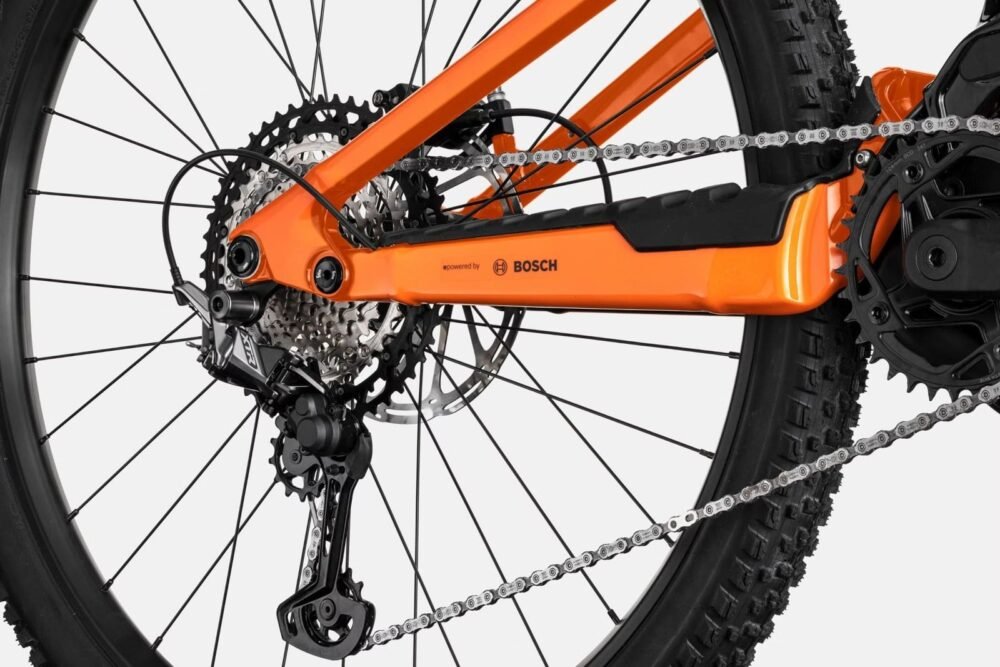 Cannondale-Moterra-Neo-Carbon-1-6_11zon.jpeg