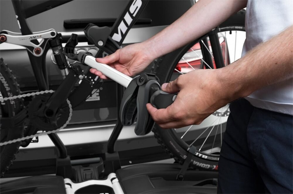 Porte-Velos-sur-Boule-dAttelage-Thule-EasyFold-XT-F-Fix4Bike-Prise-13-Broches-2-Velos-Compatible-E-Bikes-Noir-Argent-3_53.jpeg