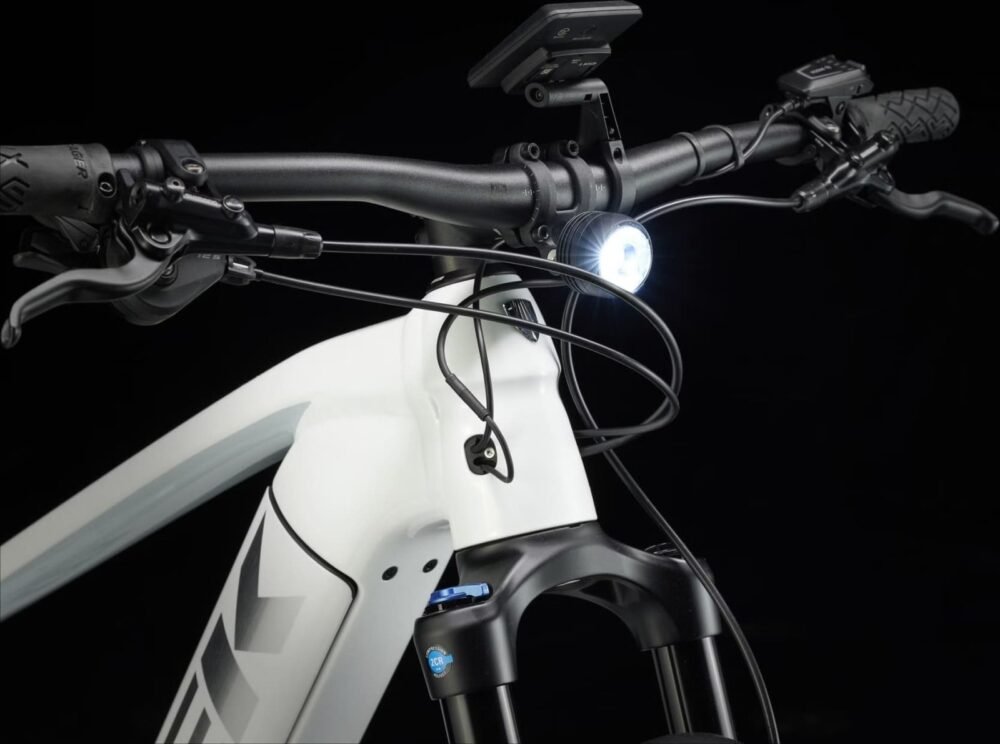 VTT-Electrique-Semi-Rigide-Trek-Powerfly-Sport-5-EQ-2.jpeg