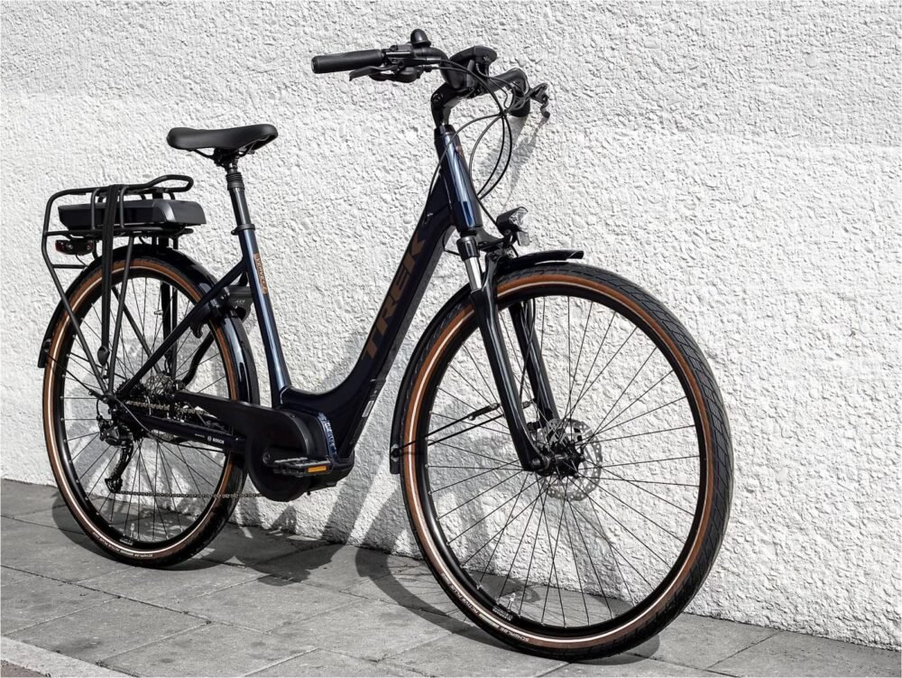 Velo-Electrique-ville-Trek-Verve-2-Lowstep-400-Wh-2022-1.jpeg
