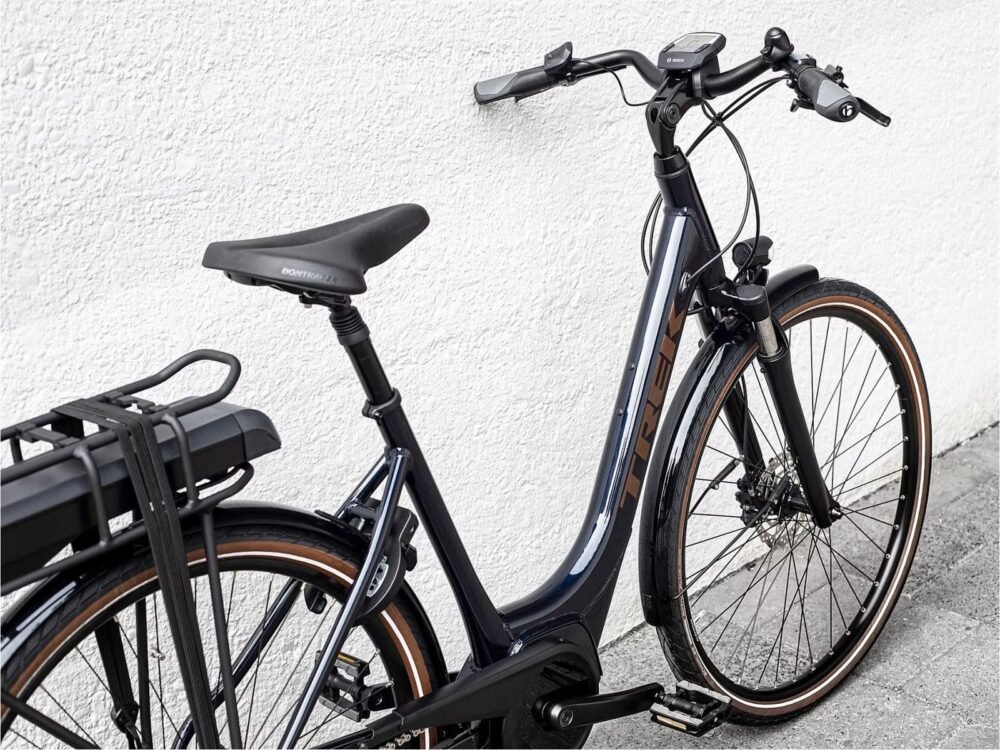 Velo-Electrique-ville-Trek-Verve-2-Lowstep-400-Wh-2022-2.jpeg